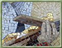 Pequeno painel de mosaico com imagem de Santa Rita de Cássia